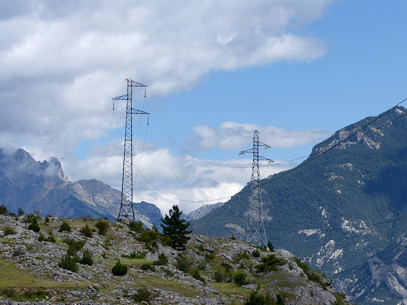 Lignes électriques dans les Hautes-Alpes
