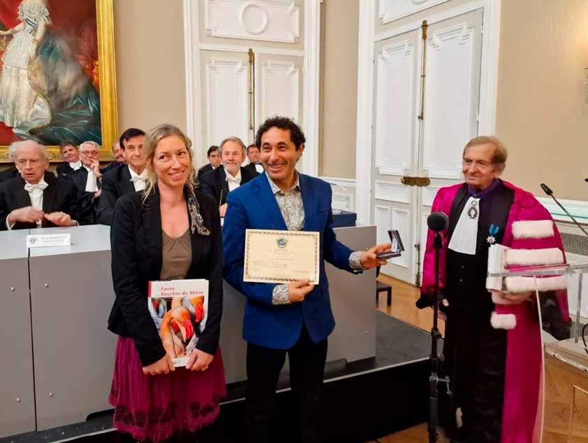 Aurélie JOHANET et Benjamin KABOUCHE reçoivent pour la LPO Provence-Alpes-Côte d'Azur, le Prix du duc de Villars pour son ouvrage La Faune des Bouches-du-Rhône