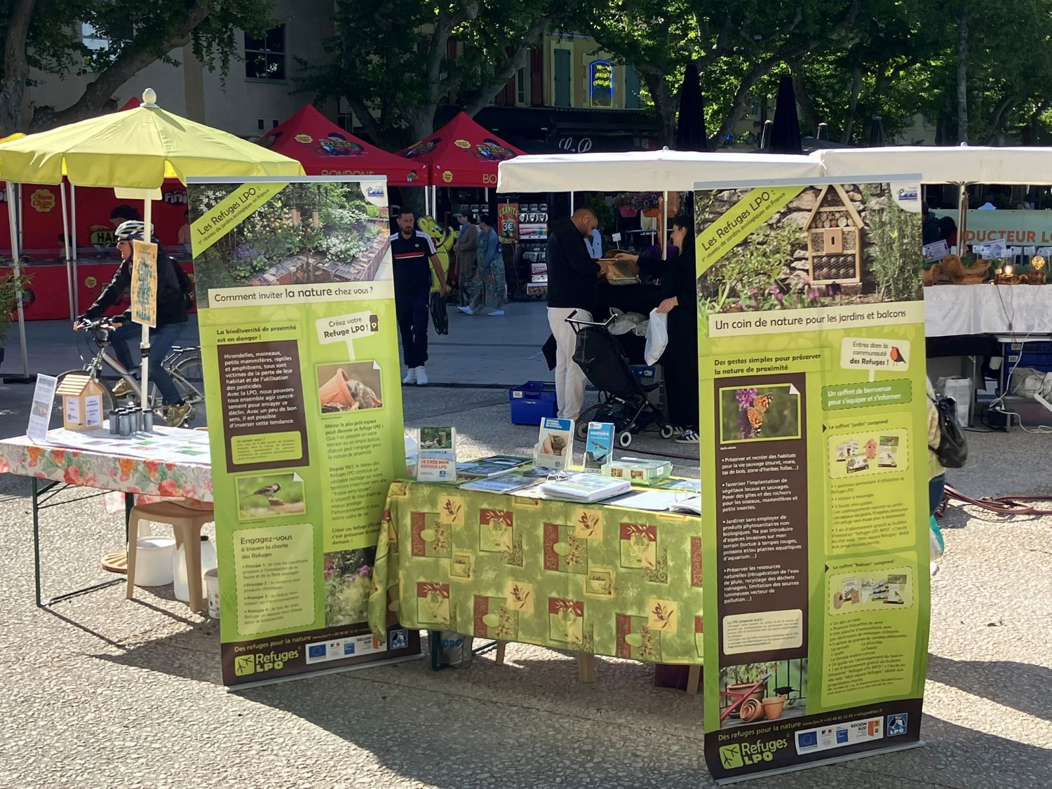 Le stand était axé sur les Refuges LPO © GL Pays Salonais
