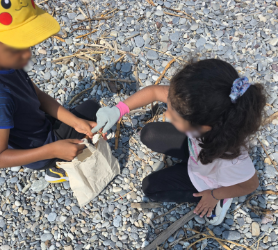 Ramassage plage © Walid Zekryty