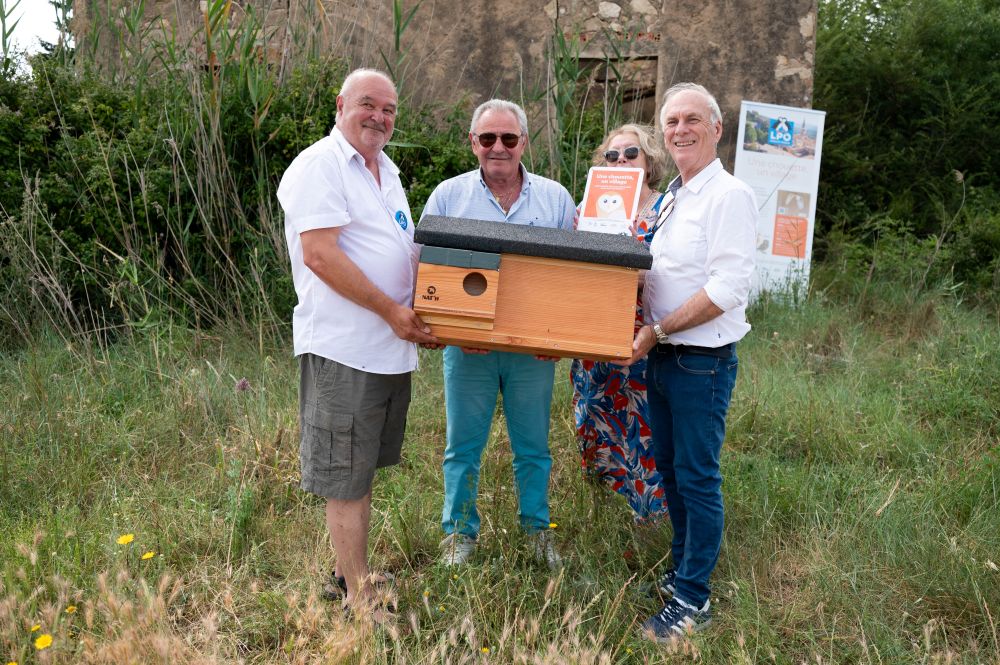 Inauguration de la pose d’un nichoir à Chevêche en présence du maire de la ville de Berre-l’Etang © Ville de Berre