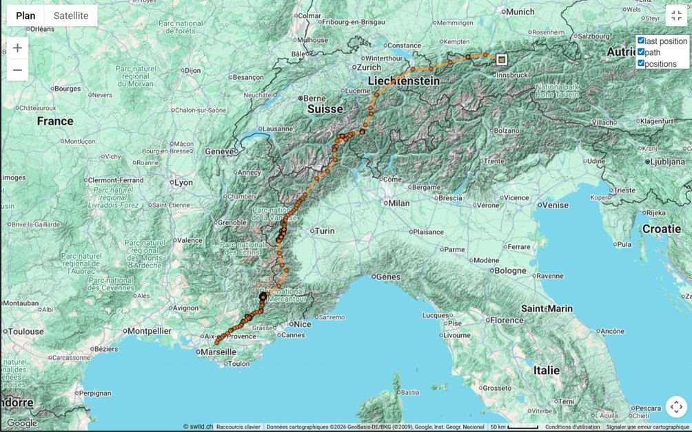 Oeil rouge visite les Alpes et l'Europe