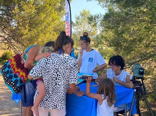 Stand sur les laro-limicoles aux Vieux Salins d'Hyères © LPO PACA