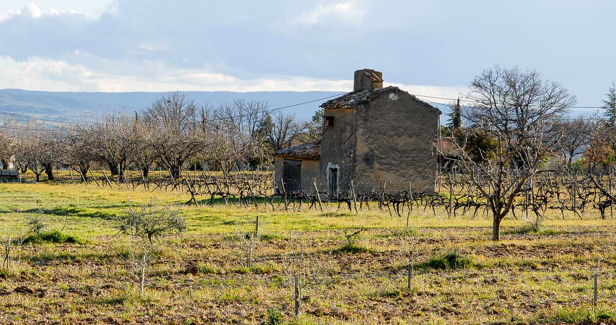 Cabanon dans la vallée du Calavon - Olivier Hameau Cabanon dans la vallée du Calavon - Olivier Hameau